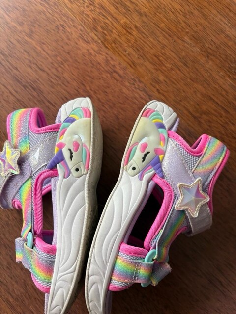 Skechers Kız Çocuk Sandalet 26 Numara