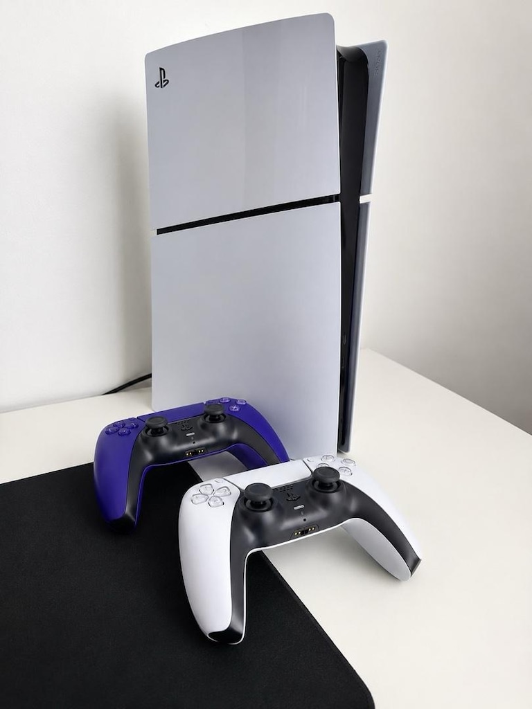 PS5 Slim Digital + 2 Orijinal DualSense – Çok Temiz - 3