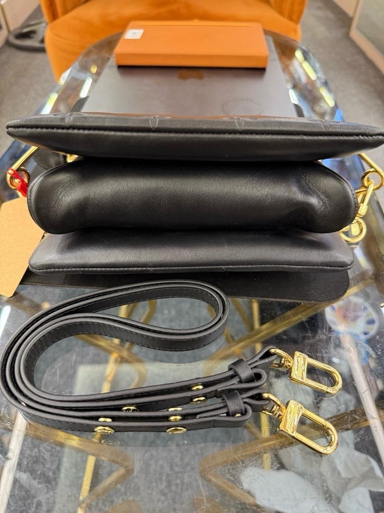 Louis Vuitton Coussin PM Siyah Deri - 6