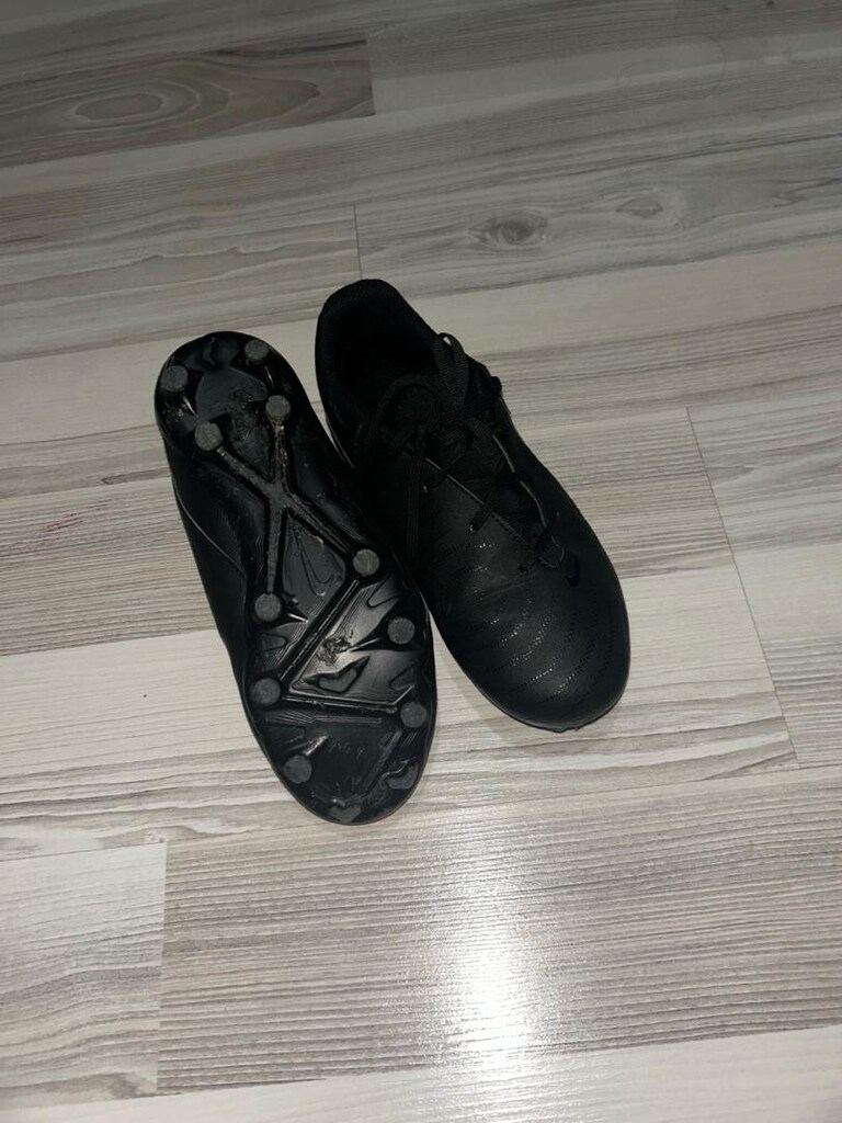 nike krampon 34 numara - 2
