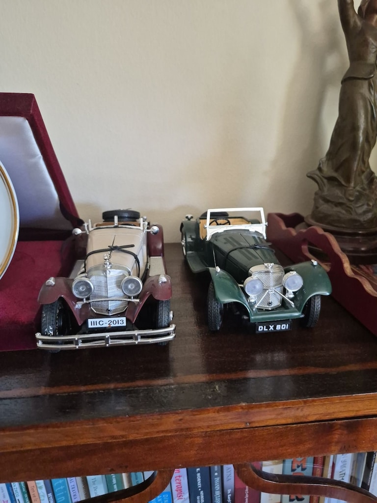 36 tane 1:64koleksiyon classic model araba - 2