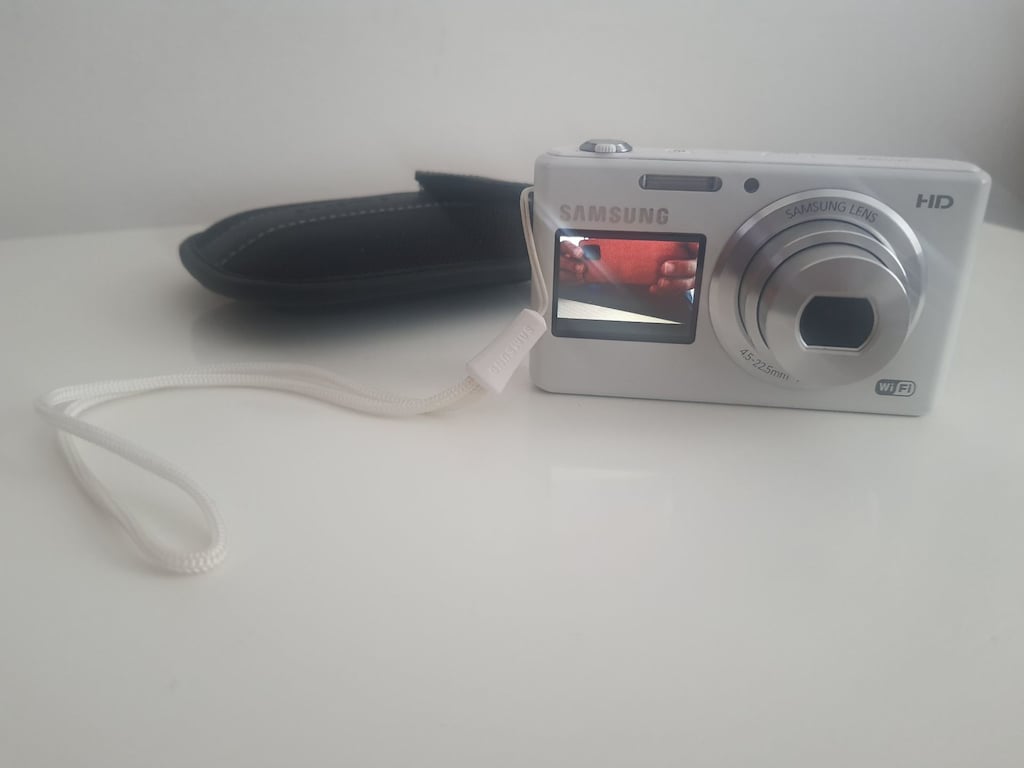 Samsung DV150F smart camera - 3