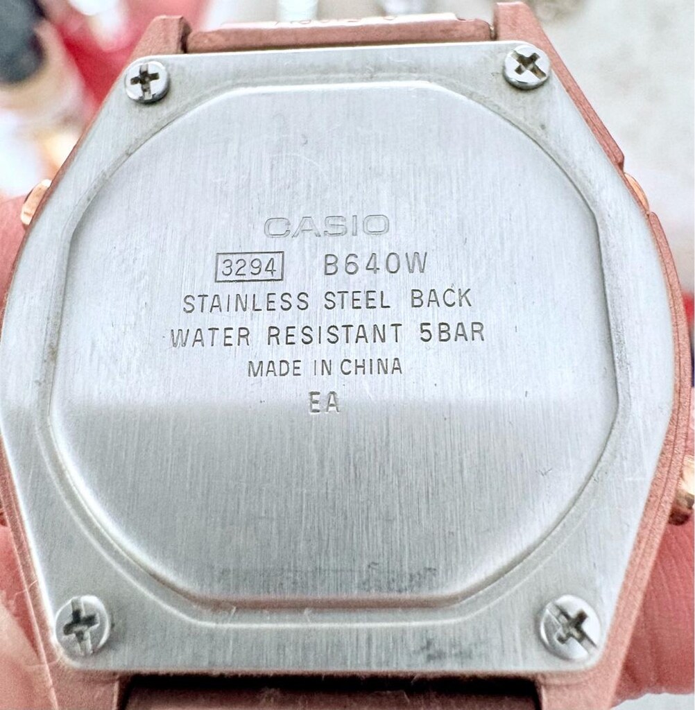 Casio Retro B640W - 3