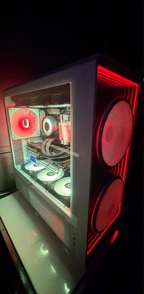 Oyuncu Kasası 9800X3D , Rtx 5070 , auros master , lian li vs. - 2