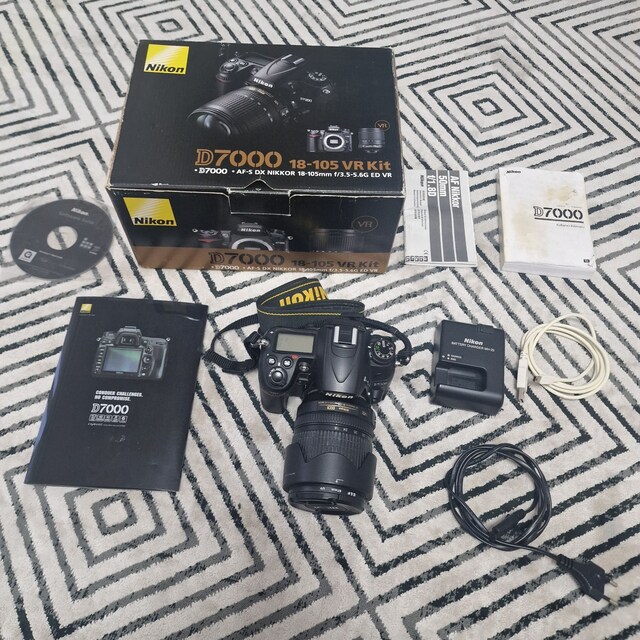 Nikon D7000 SLR Fotograf Makinası ,18-105 VR Kit ,Taşıma Çantası