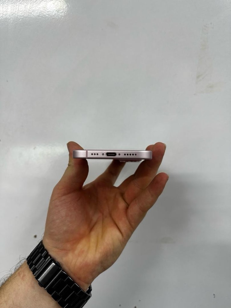 iPhone 15 - 4