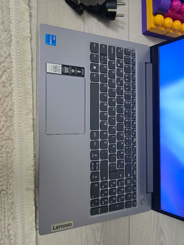 LENOVO I5 12.NESIL 2 GÜN KULLANILMIŞ DİZÜSTÜ BİLGİSAYAR LAPTOP - 4