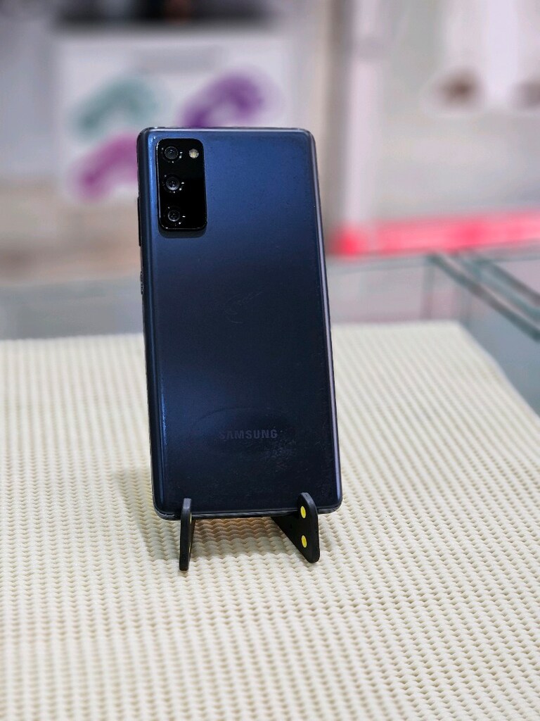 Samsung S20 FE Lacivert 12/128 GB - 4