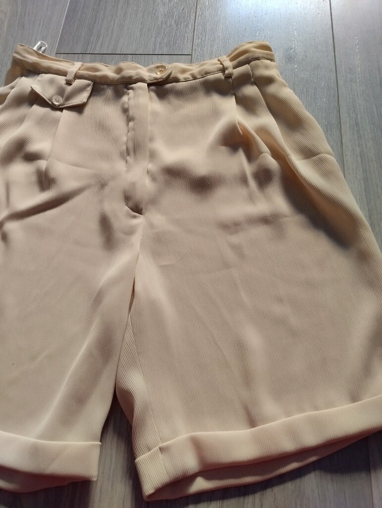 POLO garage marka Avrupa kumaş 40 -42 beden uyumlu şort