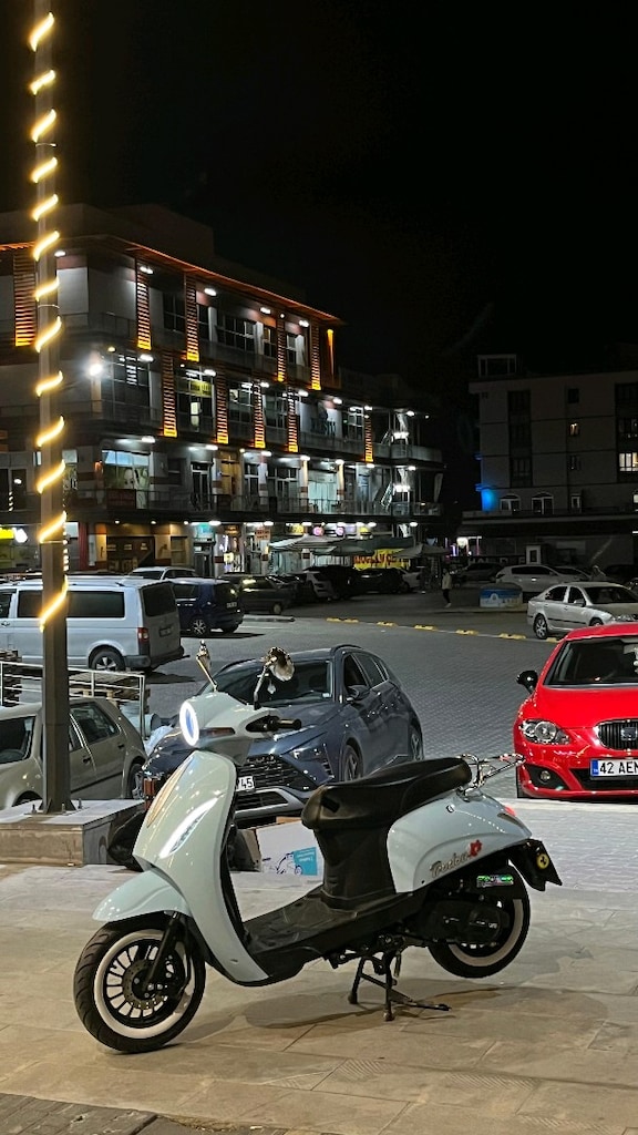 SATILIK TERTEMİZ 80cc SCOOTER