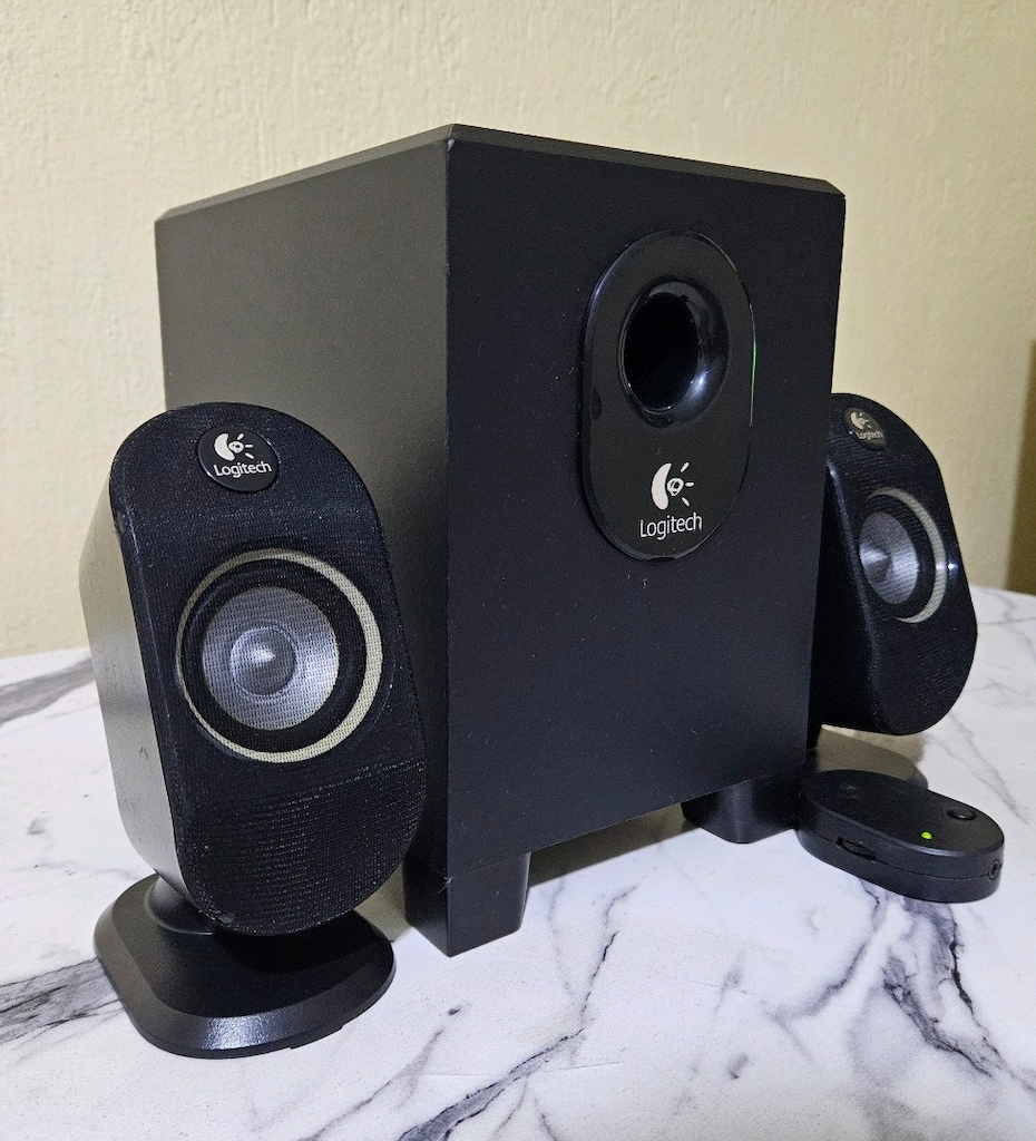 Logitech X210 2+1 Ses Sistemi Çok Temiz - 2