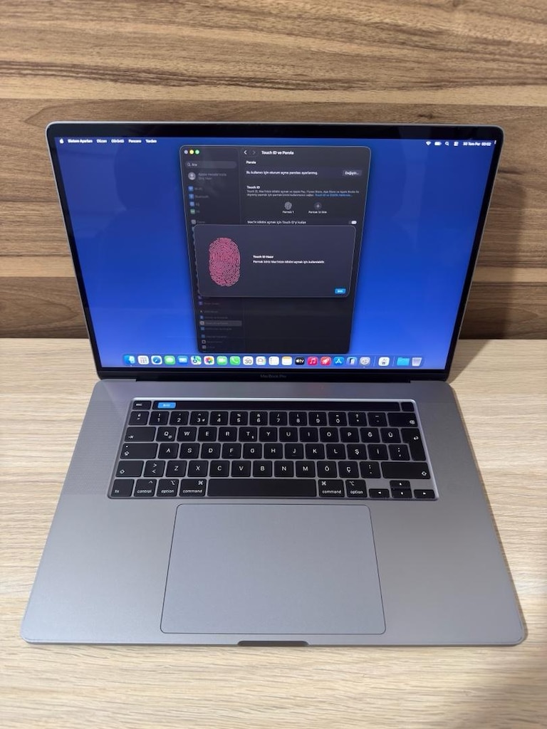 MacBook Pro / i9 / 16 inç / 16 GB Ram / 1 TB Ssd - 4