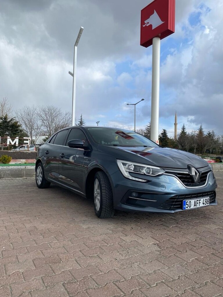 RENAULT MEGANE 1.3 TCE - 8