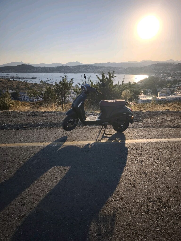 Bodrum Sokaklarının Keyfi: Şık ve Ekonomik Kuba Bluebird - 2