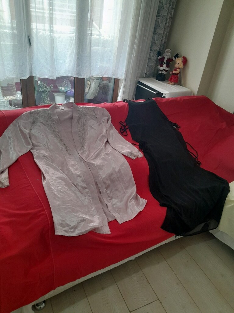 Az kullanilmis, cok cesitli, farmli bedenlerde, dantel-saten elbise - 3
