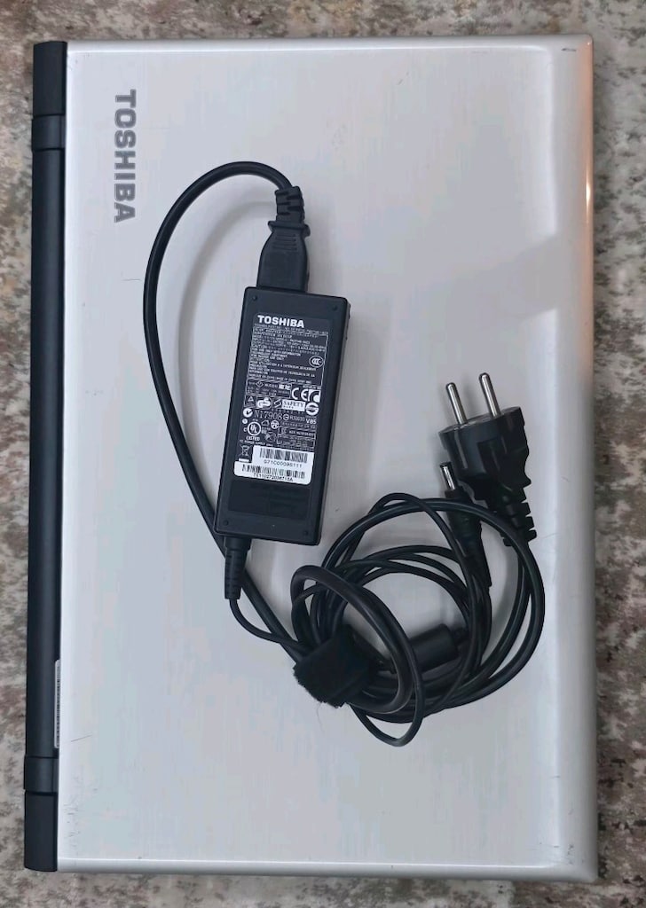 Toshiba i7 5gen 2gb Nvidia - 7