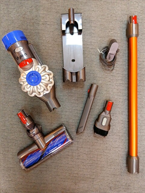 Dyson V8 (Beyaz) Garantili Orjinal Teşhir (Outlet) Şarjlı Süpürge