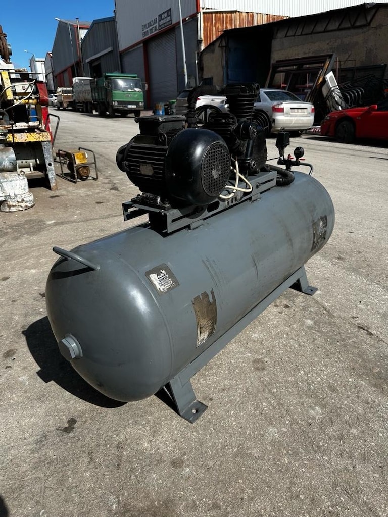 500 lt 3 Kafa kompresör - 2