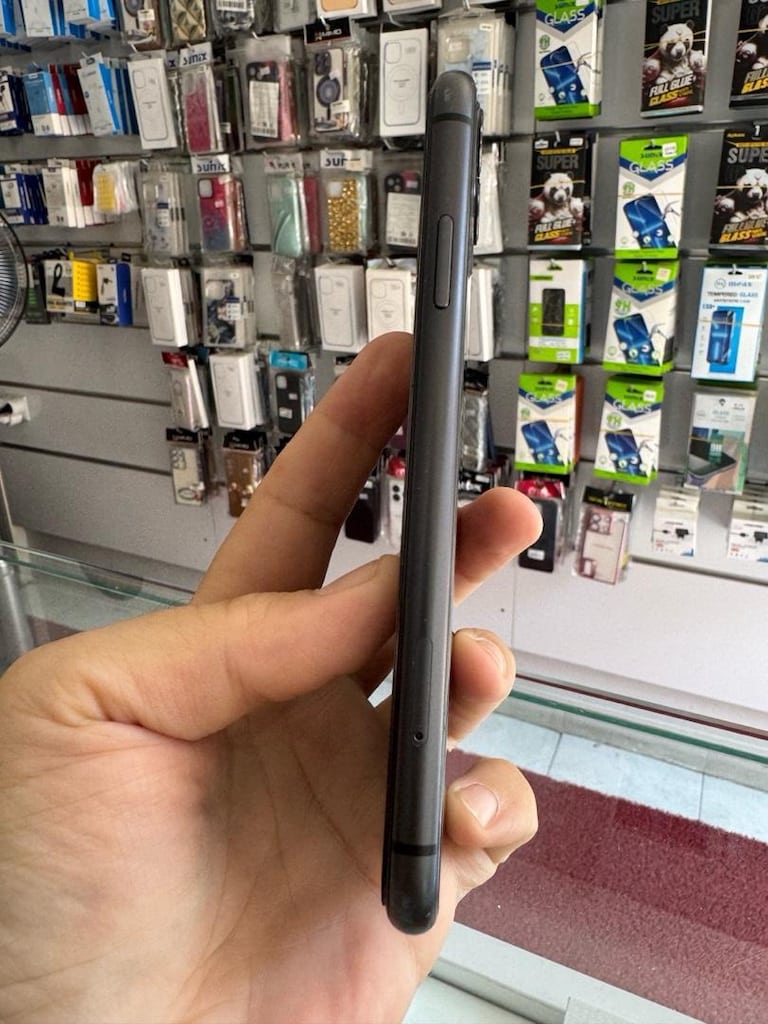 İPHONE 11 64GB PİL100 HATASIZ TERTEMİZ - 2