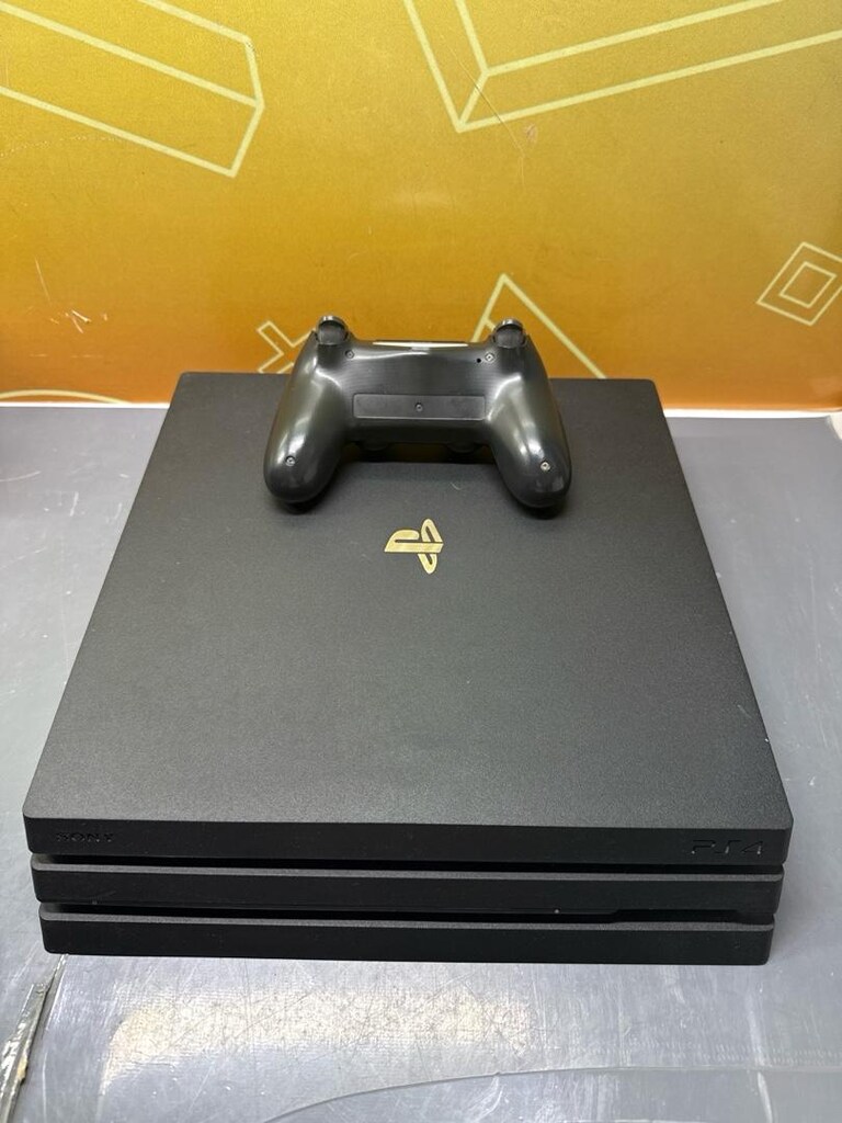 PLAYSTATION 4 PRO 1 TB + PLAYSTATION 4 ORİJİNAL DUALSHOCK KOLU - 2