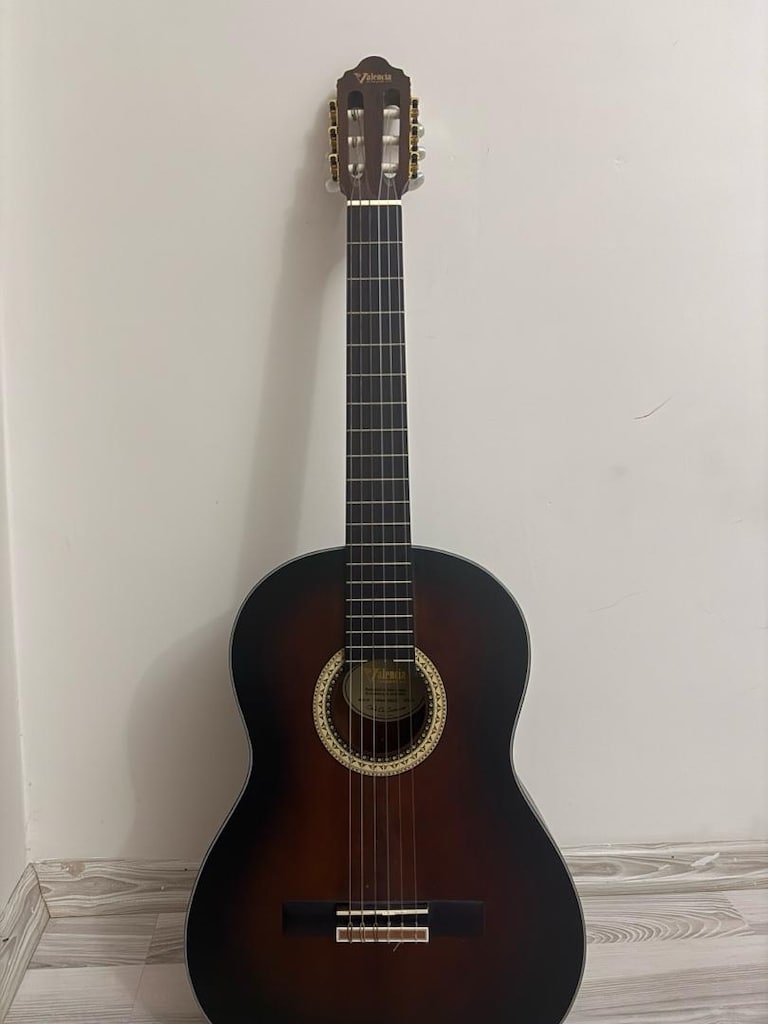 Valencia VC204 Klasik Gitar | Çok Az Kullanıldı | Temiz Durumda