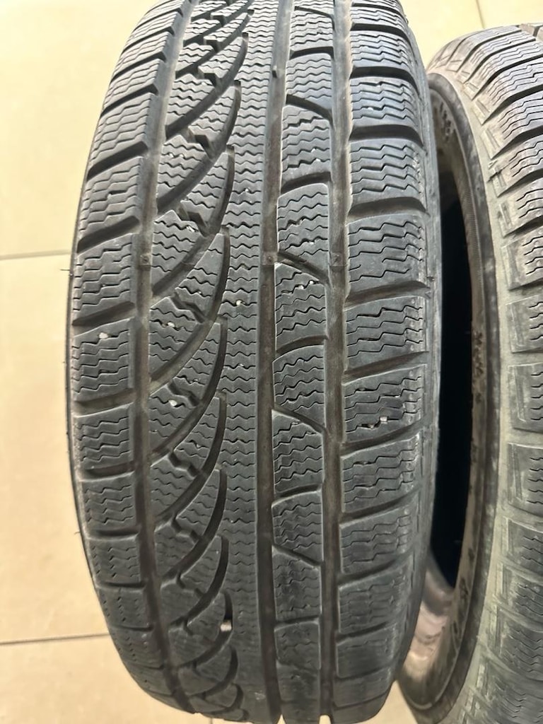 195/65/15 PETLAS 2 ADET KIŞLIK 2 ADET DÖRT MEVSİM FİYAT 4.500 - 2