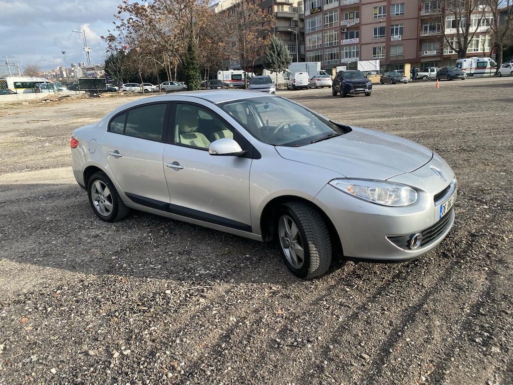 RENAULT FLUENCE extreme 1.5 dcı 110 luk otomatik - 6