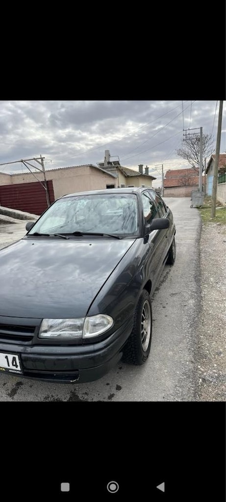 Temiz kullanılmış içi dışı kozmetik güzel ve yakıtı resmen koklar - 4