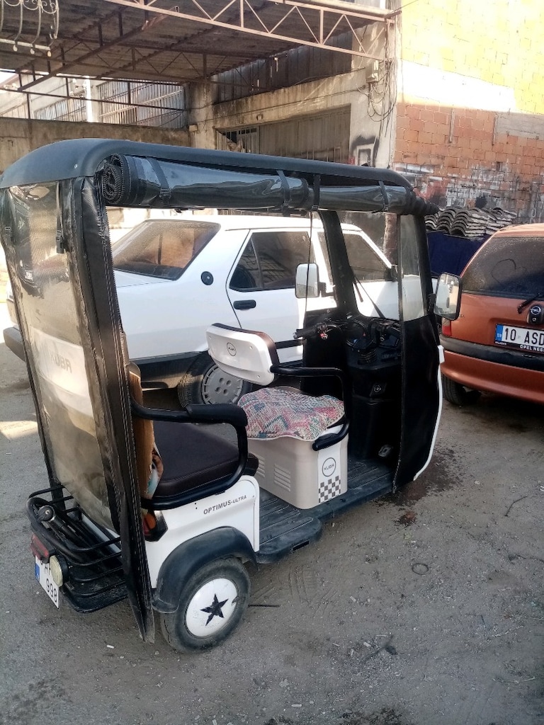 Sahibinden satılık 3 tekerlekli elektrikli kabinli motor - 2