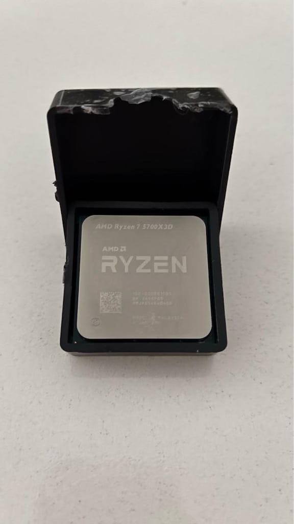 AMD Ryzen 7 5700X3D İşlemci