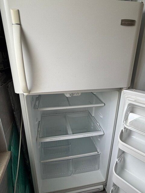 Frigidaire / Electrolux Çift Kapı Buzdolabı Büyük Boy 515 Litre