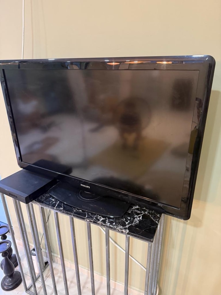 acil philips televizyon 100x64cm - 2