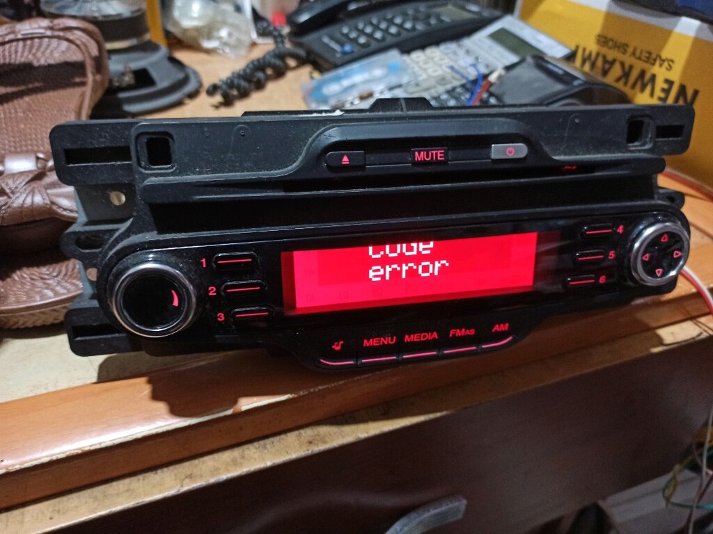 orjinal Fiat çerçevesinde oto teyp sorunsuz çalışır durumda - 4