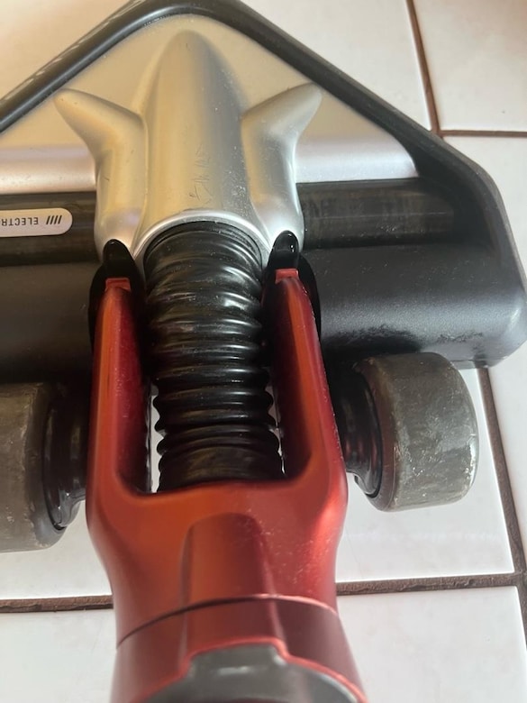 Rowenta RS-RH5167 Dikey Süpürge Başlık üçgen şeklinde - 6