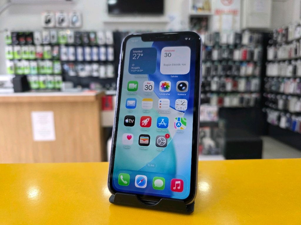 iPhone 11 64GB. Orijinal Tertemiz Lila Renk. Face ID, True Tone Aktif - 2