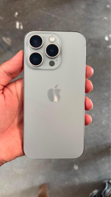 iPhone 15 pro 128 gb titanyum