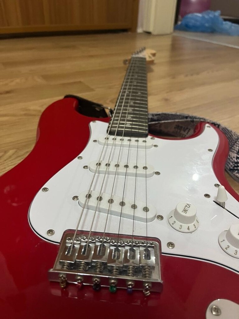 Squiere Elektro Gitar - 3