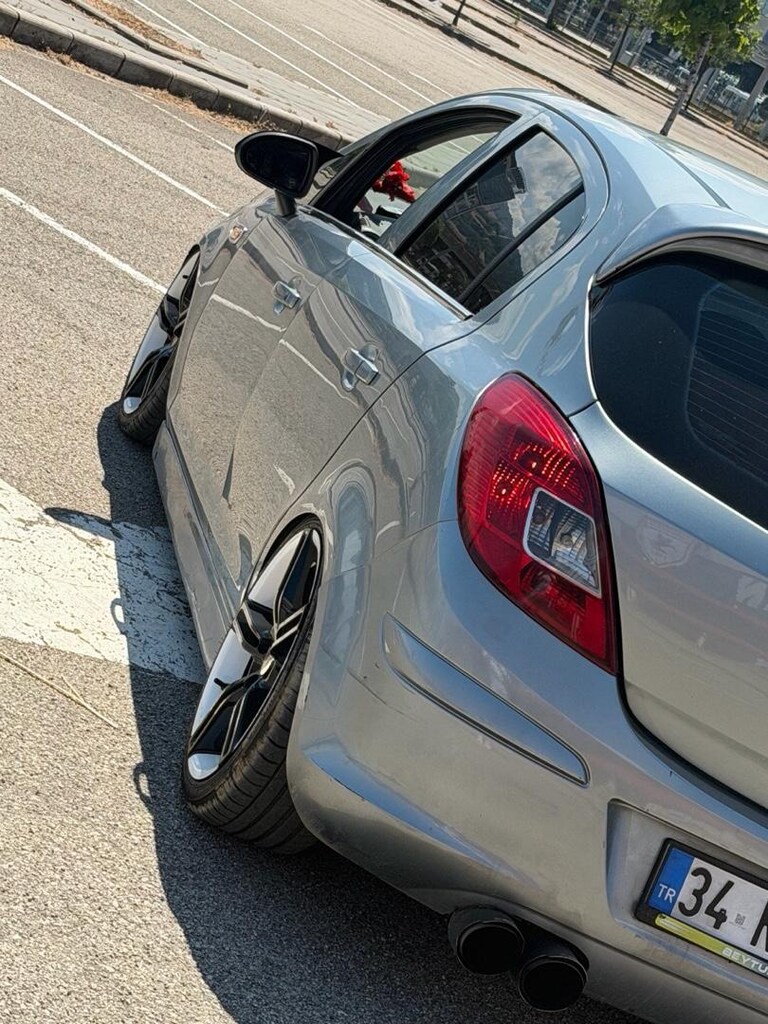2012 Corsa Essentia - 9