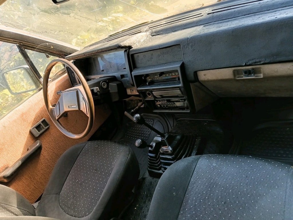 1986 model Nissan kamyonet - 8