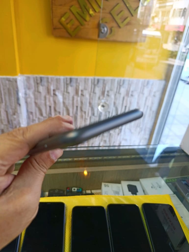 iPhone 11 TR - 5