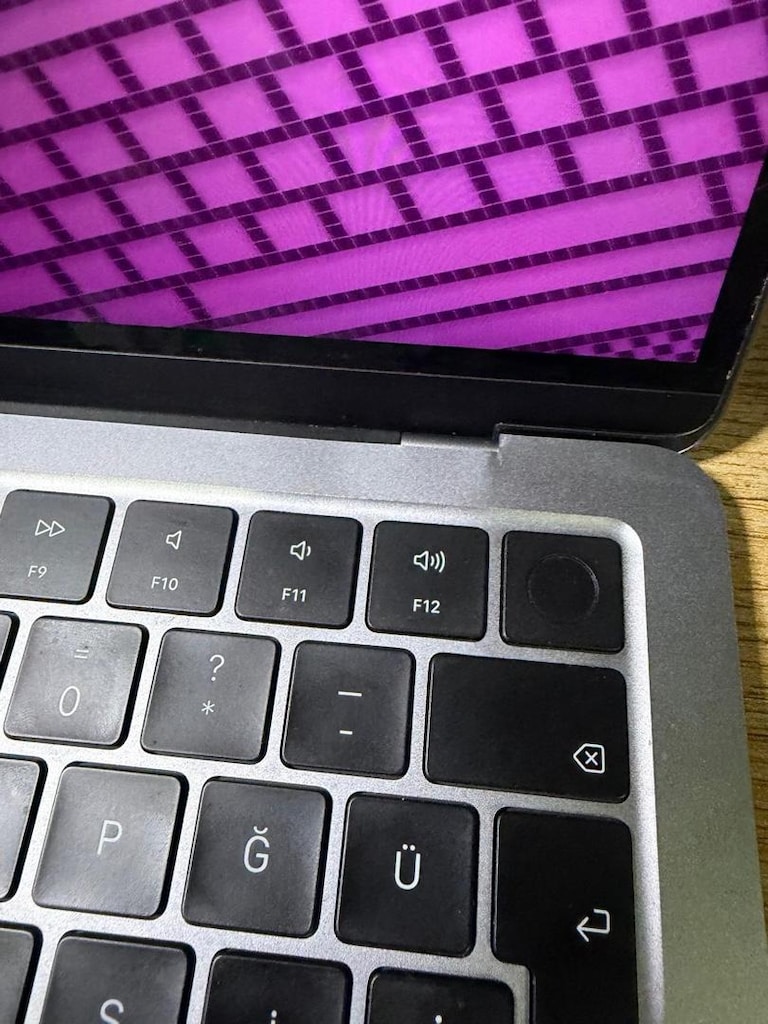 MacBook Air m2 çipli 13 inç uzay grisi - 4
