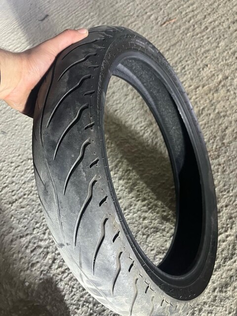 bajaj dominar 400 orjinal lastikler