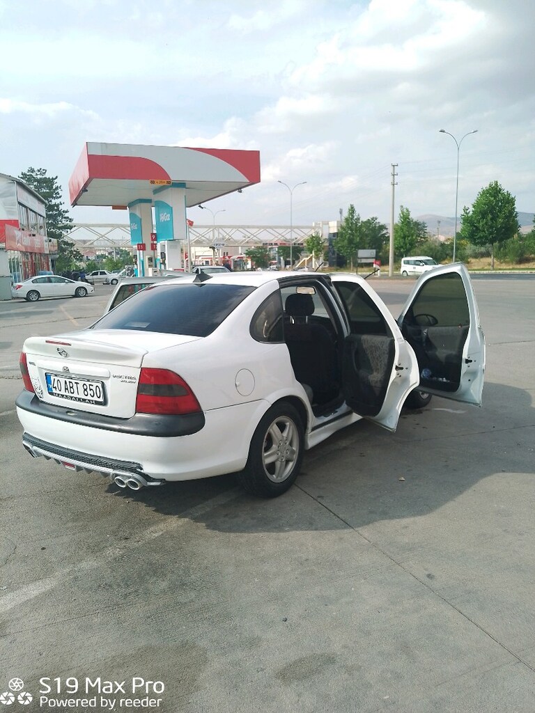 Opel Vectra - 8