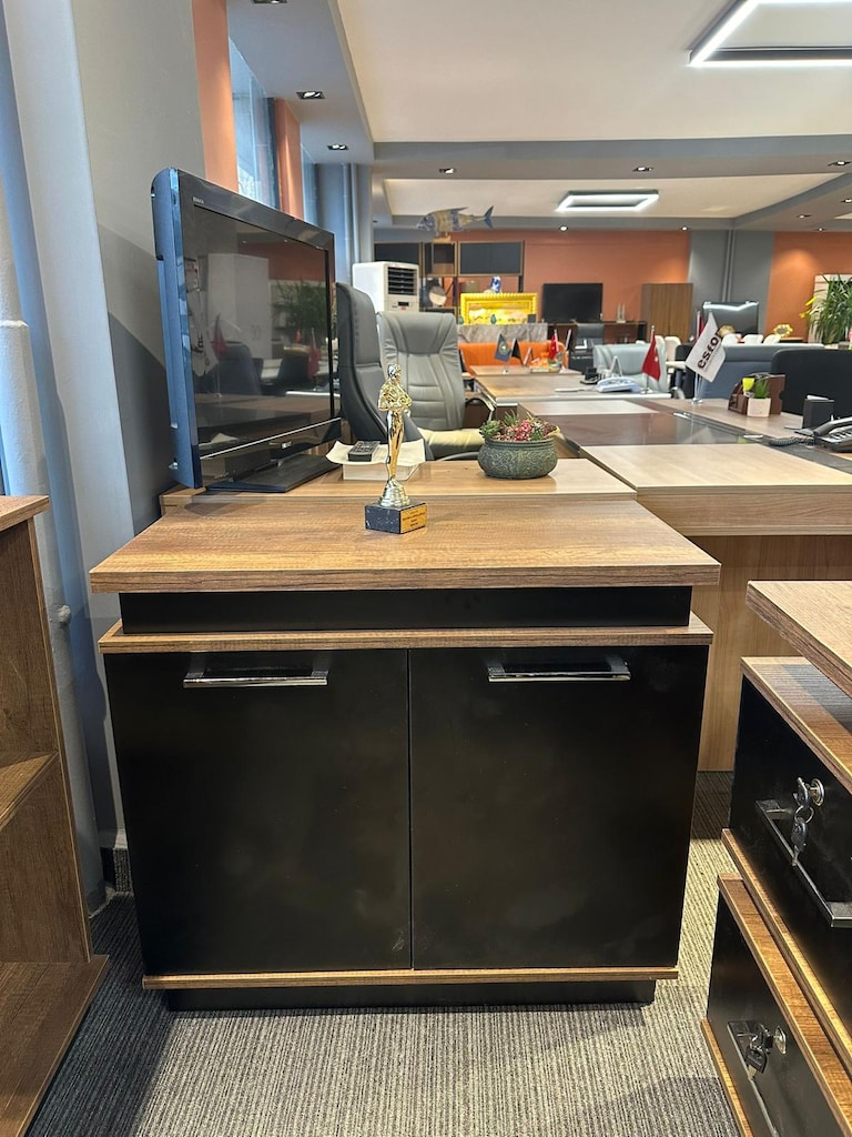 KLAS OFİS ÜSKÜDAR 200x85 BAROK CEVİZ MAKAM TAKIMI SIFIR ÜRÜN - 5