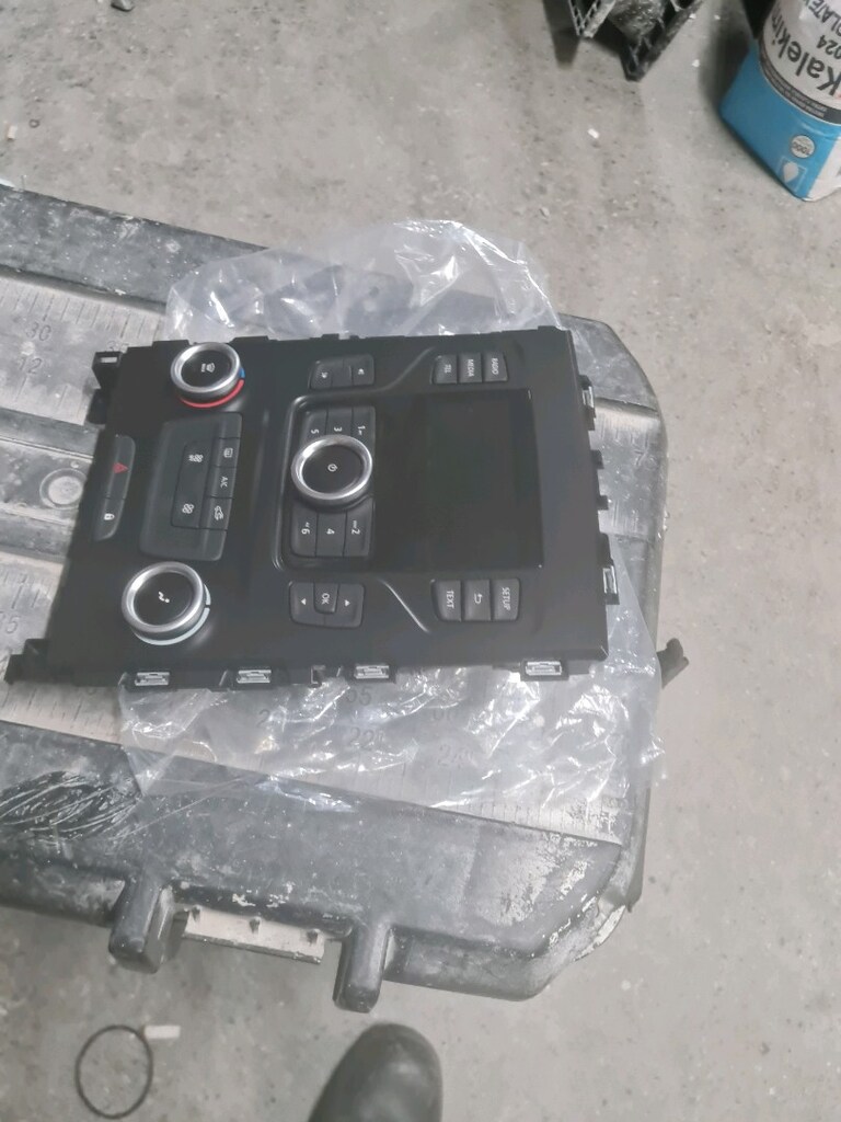 megane 4 klima ve teyp kontrol paneli - 3