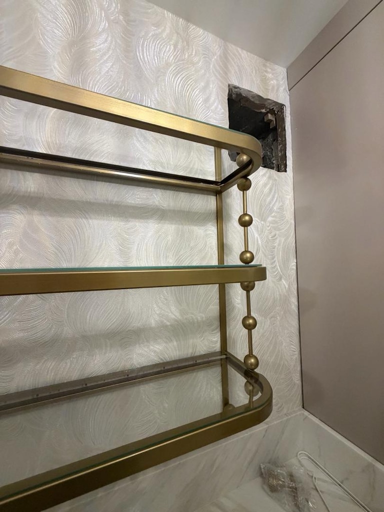 Gold Işıklı Raf - 4