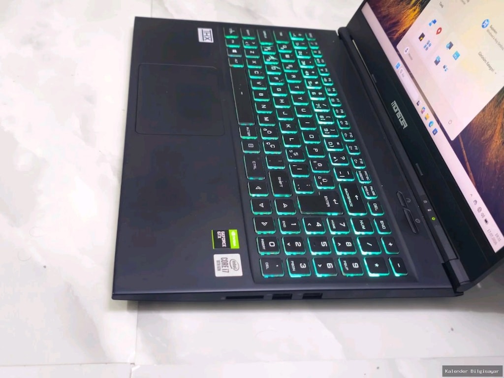 MONSTER GAMİNG LAPTOP. SİFİR AYARİNDA. .İ5 _24 RAM_4GB EK,_120hz,_ssd - 4