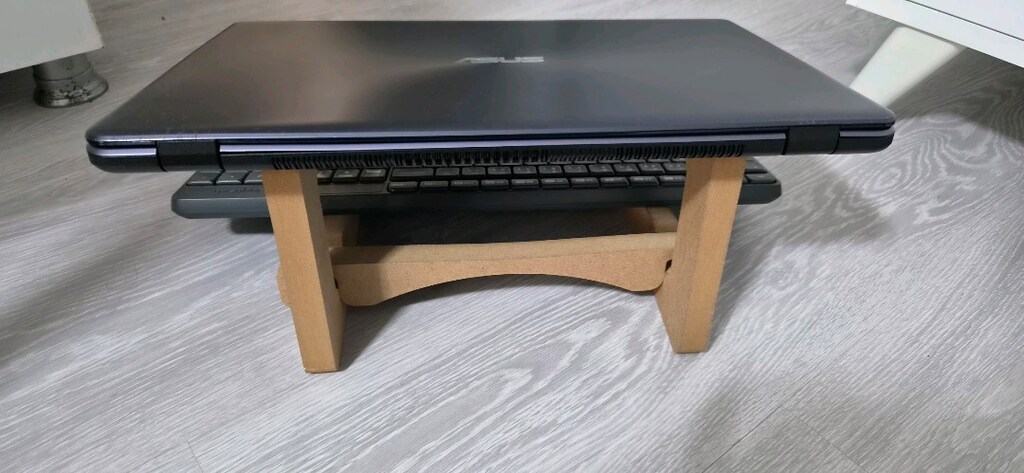 Laptop Yükseltici Stand – Sağlam ve Temiz - 3