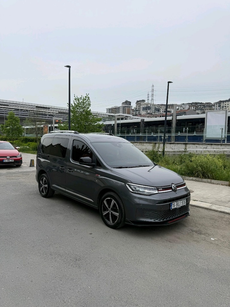 2024 VW Caddy Style Cam Tavanlı | Füme | 54.000 KM | Hatasız Boyasız - 3