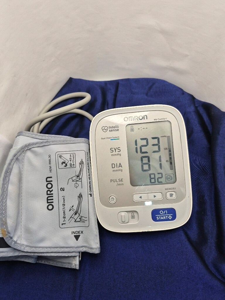 Omron M6 Comfort model tansiyon aleti. Dijital ekranı sayesinde ölçüml - 12